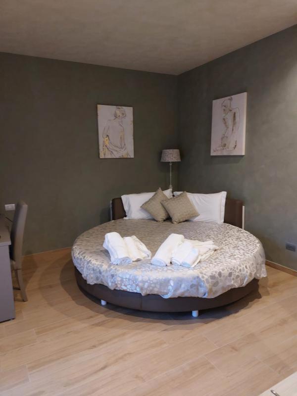 Notti O' Tunn Luxury Rooms In Centro Geraci Siculo Exterior photo